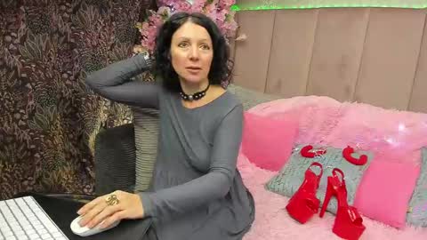 Snapshot of valleriwind chatting on 01/07/25, 01:14 ValleriWind online show from 01/07/25, 01:14