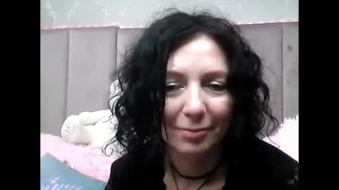 Snapshot of valleriwind chatting on 01/10/25, 04:20 ValleriWind online show from 01/10/25, 04:20