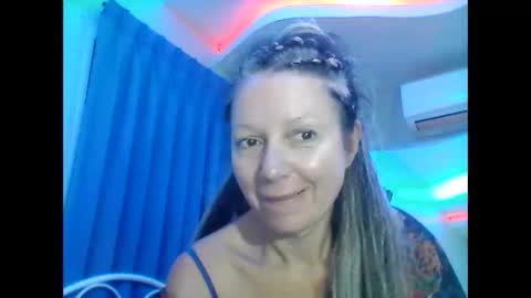 Snapshot of valleriwind chatting on 01/24/25, 12:42 ValleriWind online show from 01/24/25, 12:42