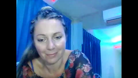 Snapshot of valleriwind chatting on 01/24/25, 06:35 ValleriWind online show from 01/24/25, 06:35