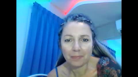 Snapshot of valleriwind chatting on 01/25/25, 03:30 ValleriWind online show from 01/25/25, 03:30