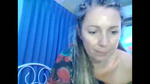 Snapshot of valleriwind chatting on 01/25/25, 06:34 ValleriWind online show from 01/25/25, 06:34