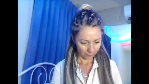 Snapshot of valleriwind chatting on 01/27/25, 03:28 ValleriWind online show from 01/27/25, 03:28