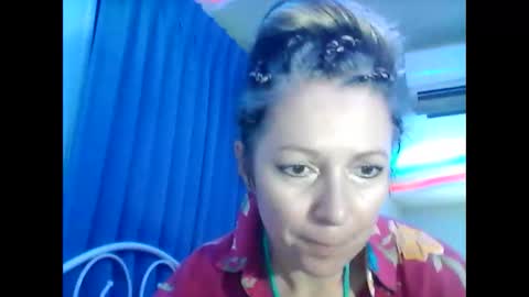 Snapshot of valleriwind chatting on 01/28/25, 01:27 ValleriWind online show from 01/28/25, 01:27