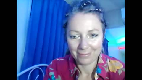 Snapshot of valleriwind chatting on 01/31/25, 04:36 ValleriWind online show from 01/31/25, 04:36