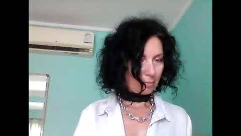 Snapshot of valleriwind chatting on 02/06/25, 03:06 ValleriWind online show from 02/06/25, 03:06