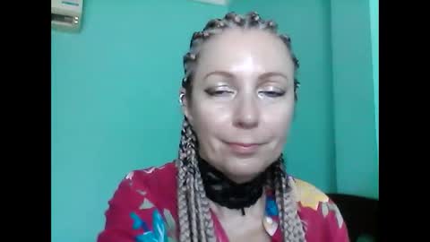 Snapshot of valleriwind chatting on 02/10/25, 06:31 ValleriWind online show from 02/10/25, 06:31