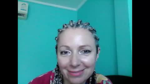 Snapshot of valleriwind chatting on 02/11/25, 01:10 ValleriWind online show from 02/11/25, 01:10