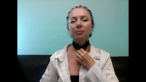 Snapshot of valleriwind chatting on 02/16/25, 11:26 ValleriWind online show from 02/16/25, 11:26