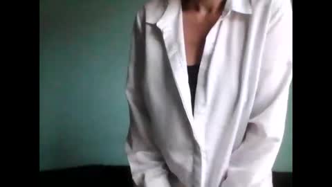 Snapshot of valleriwind chatting on 02/17/25, 09:56 ValleriWind online show from 02/17/25, 09:56