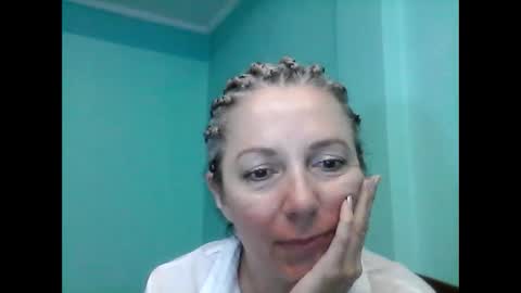 Snapshot of valleriwind chatting on 02/17/25, 12:59 ValleriWind online show from 02/17/25, 12:59