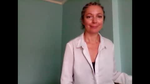 Snapshot of valleriwind chatting on 02/18/25, 12:48 ValleriWind online show from 02/18/25, 12:48