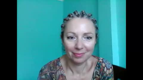 Snapshot of valleriwind chatting on 02/19/25, 01:29 ValleriWind online show from 02/19/25, 01:29