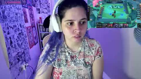 Snapshot of vallolet1_ chatting on 11/11/25, 06:02 Im Violet online show from 11/11/25, 06:02