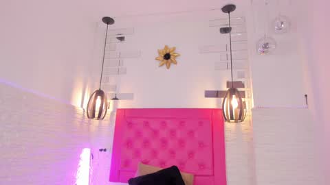 Vallolet Peach  online show from 01/15/25, 11:21