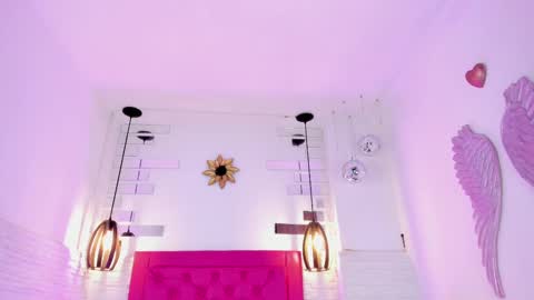 Vallolet Peach  online show from 03/02/25, 11:07