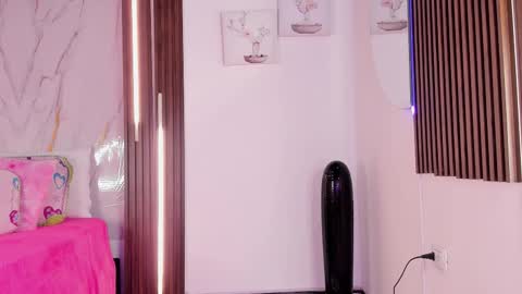 Vallolet Peach  online show from 02/17/26, 12:12