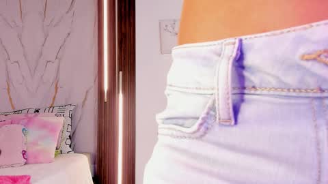 Vallolet Peach  online show from 02/27/26, 12:05