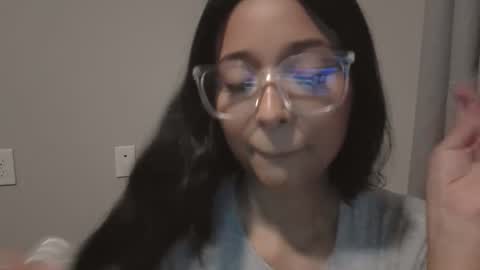 Snapshot of valltorres chatting on 10/08/25, 11:35 Val Torres online show from 10/08/25, 11:35