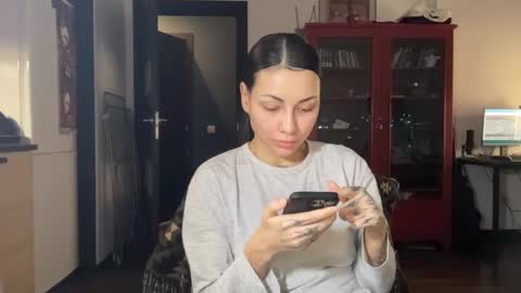 Little Devil online show from 02/15/25, 06:01