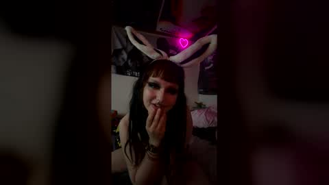 Snapshot of valsvault chatting on 04/22/26, 11:17 valsvault online show from 04/22/26, 11:17