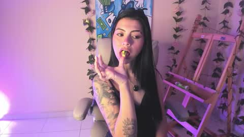 Snapshot of valu_57 chatting on 03/23/26, 08:35 Valu online show from 03/23/26, 08:35