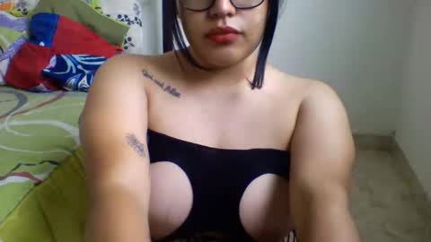 Snapshot of valuluv chatting on 10/19/25, 04:07 ValuLuv online show from 10/19/25, 04:07