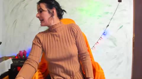 Snapshot of valysexybarbie chatting on 01/03/25, 02:40 valentina online show from 01/03/25, 02:40