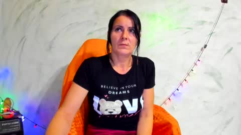 Snapshot of valysexybarbie chatting on 02/04/25, 05:01 valentina online show from 02/04/25, 05:01