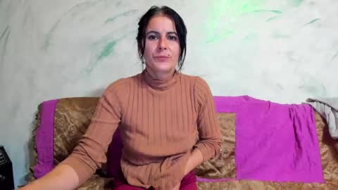 Snapshot of valysexybarbie chatting on 03/10/25, 04:25 valentina online show from 03/10/25, 04:25