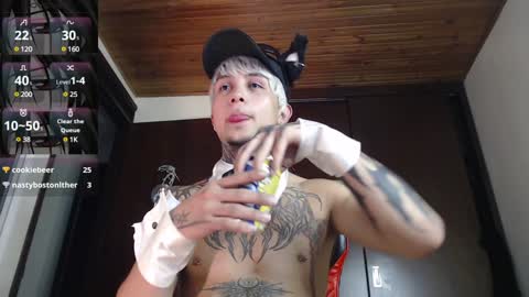 Snapshot of vampiredavyd chatting on 12/15/24, 11:31 david guzman i model independenthelp me with a thumbs up online show from 12/15/24, 11:31