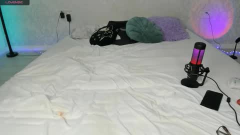 Snapshot of vamppire_girl chatting on 09/29/25, 12:10 Vamppire Girl online show from 09/29/25, 12:10