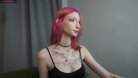 Snapshot of vampray_ chatting on 05/24/26, 06:02 Leyla online show from 05/24/26, 06:02