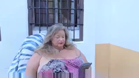 vampwoman online show from 10/04/25, 07:06