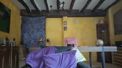 vampwoman online show from 11/20/25, 08:25