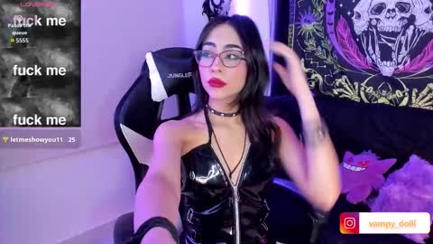 Snapshot of vampy_dolll chatting on 10/10/25, 10:53 vampy_dolll online show from 10/10/25, 10:53