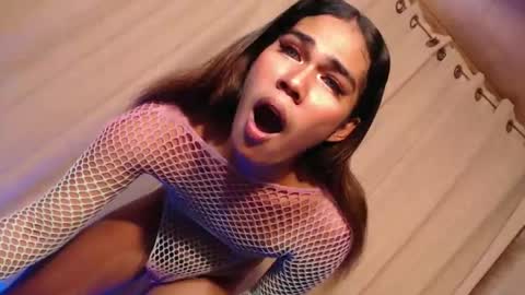 vampy_ebony_laxine online show from 10/22/25, 05:30