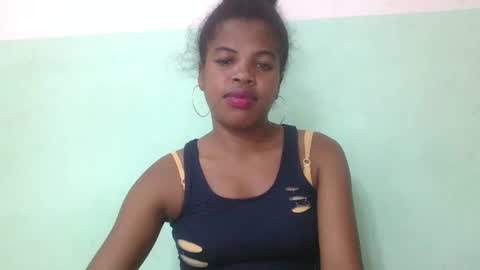 Snapshot of vanafiry chatting on 02/28/25, 10:20 vanafiry online show from 02/28/25, 10:20