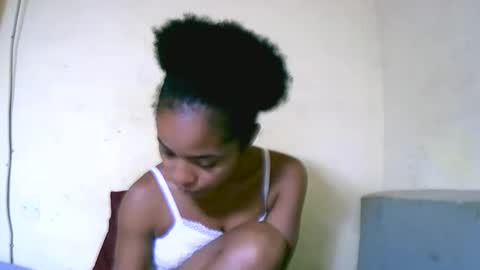 vanah344375 online show from 09/12/25, 11:32