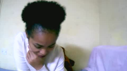 vanah344375 online show from 09/12/25, 11:37