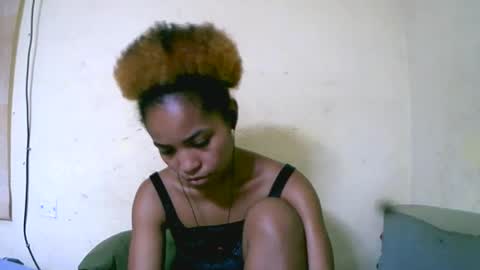 vanah344375 online show from 10/13/25, 04:56