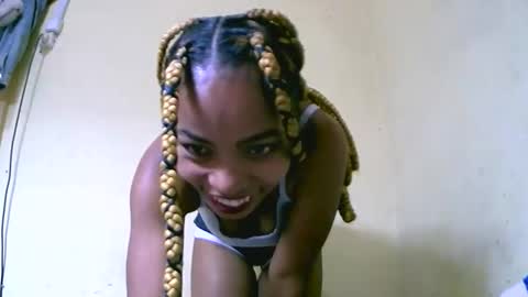 vanah344375 online show from 10/19/25, 12:44