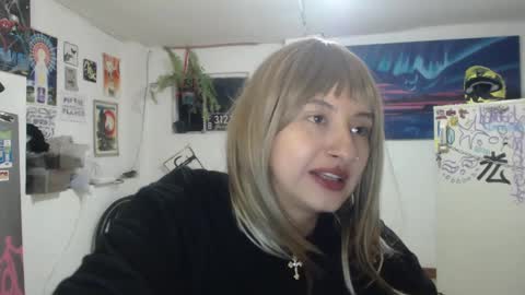 Snapshot of vandalovee chatting on 01/12/25, 04:31 Babi Alu online show from 01/12/25, 04:31