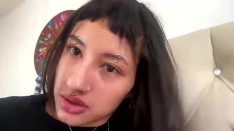 Snapshot of vandalovee chatting on 01/12/25, 04:18 Babi Alu online show from 01/12/25, 04:18