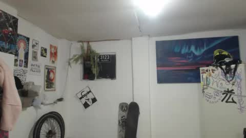 Snapshot of vandalovee chatting on 01/13/25, 12:41 Babi Alu online show from 01/13/25, 12:41