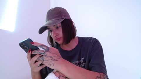 Snapshot of vandalovee chatting on 01/14/25, 09:09 Babi Alu online show from 01/14/25, 09:09