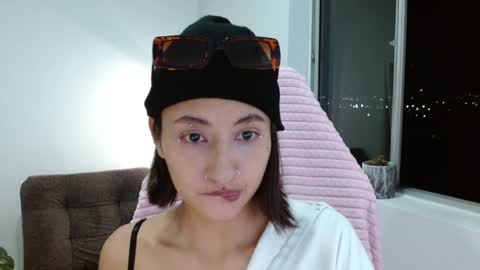 Snapshot of vandalovee chatting on 01/21/25, 06:33 Babi Alu online show from 01/21/25, 06:33