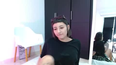 Snapshot of vandalovee chatting on 02/15/25, 07:49 Babi Alu online show from 02/15/25, 07:49