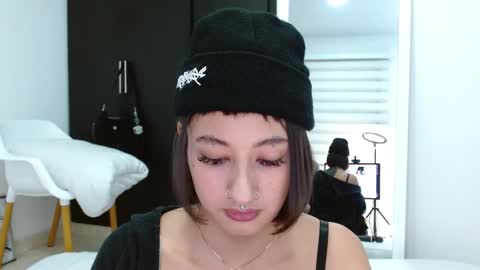 Snapshot of vandalovee chatting on 02/16/25, 06:43 Babi Alu online show from 02/16/25, 06:43