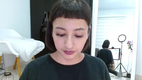 Snapshot of vandalovee chatting on 02/17/25, 05:58 Babi Alu online show from 02/17/25, 05:58